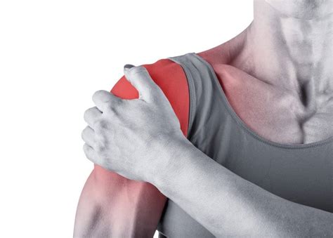 Причины и методы лечения боли в плечевом суставе при поднятии тяжести